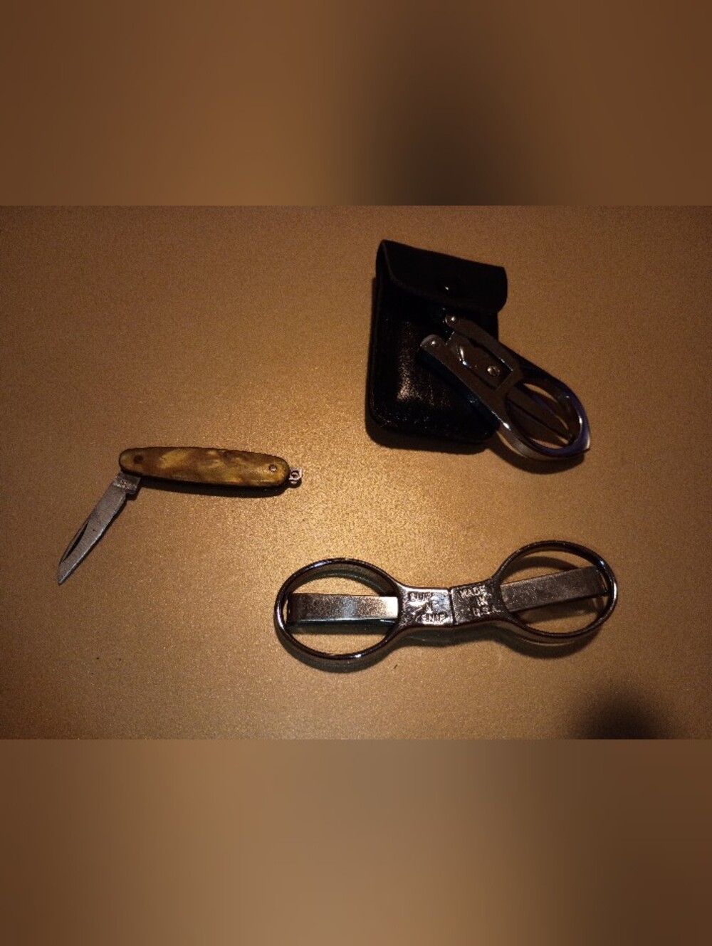 Various Vintage Foldable Scissors & Pocket Blade